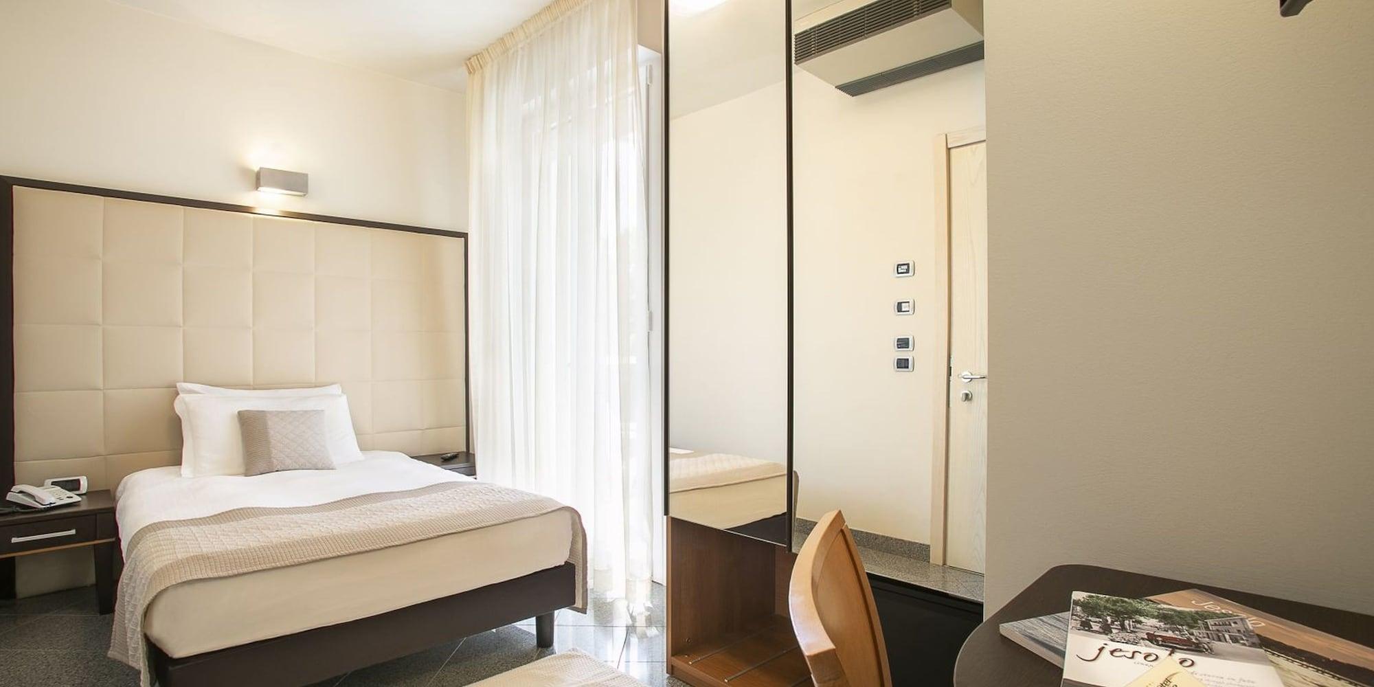 Park Hotel Ermitage Resort & Spa ลิโดดิเยโซโล ภายนอก รูปภาพ