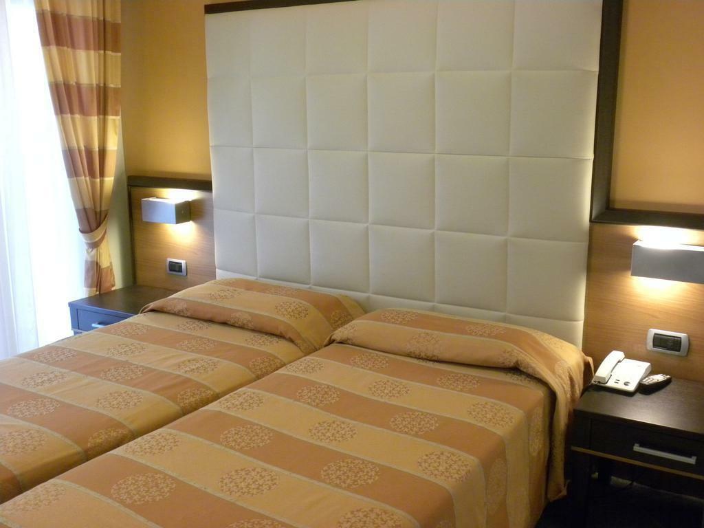 Park Hotel Ermitage Resort & Spa ลิโดดิเยโซโล ภายนอก รูปภาพ