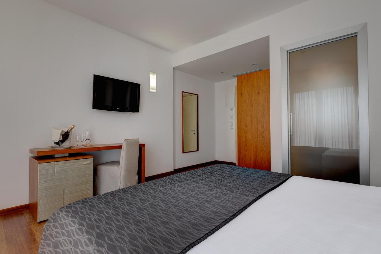 Park Hotel Ermitage Resort & Spa ลิโดดิเยโซโล ภายนอก รูปภาพ